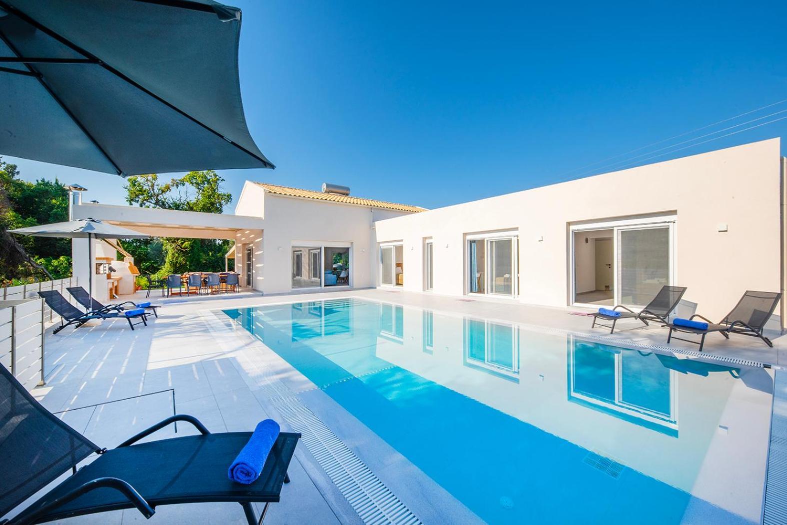 Villa Ami, Roda, Corfu: 10 Guests, Heated Pool, Private Mini Golf, Pool Table & More!! Экстерьер фото