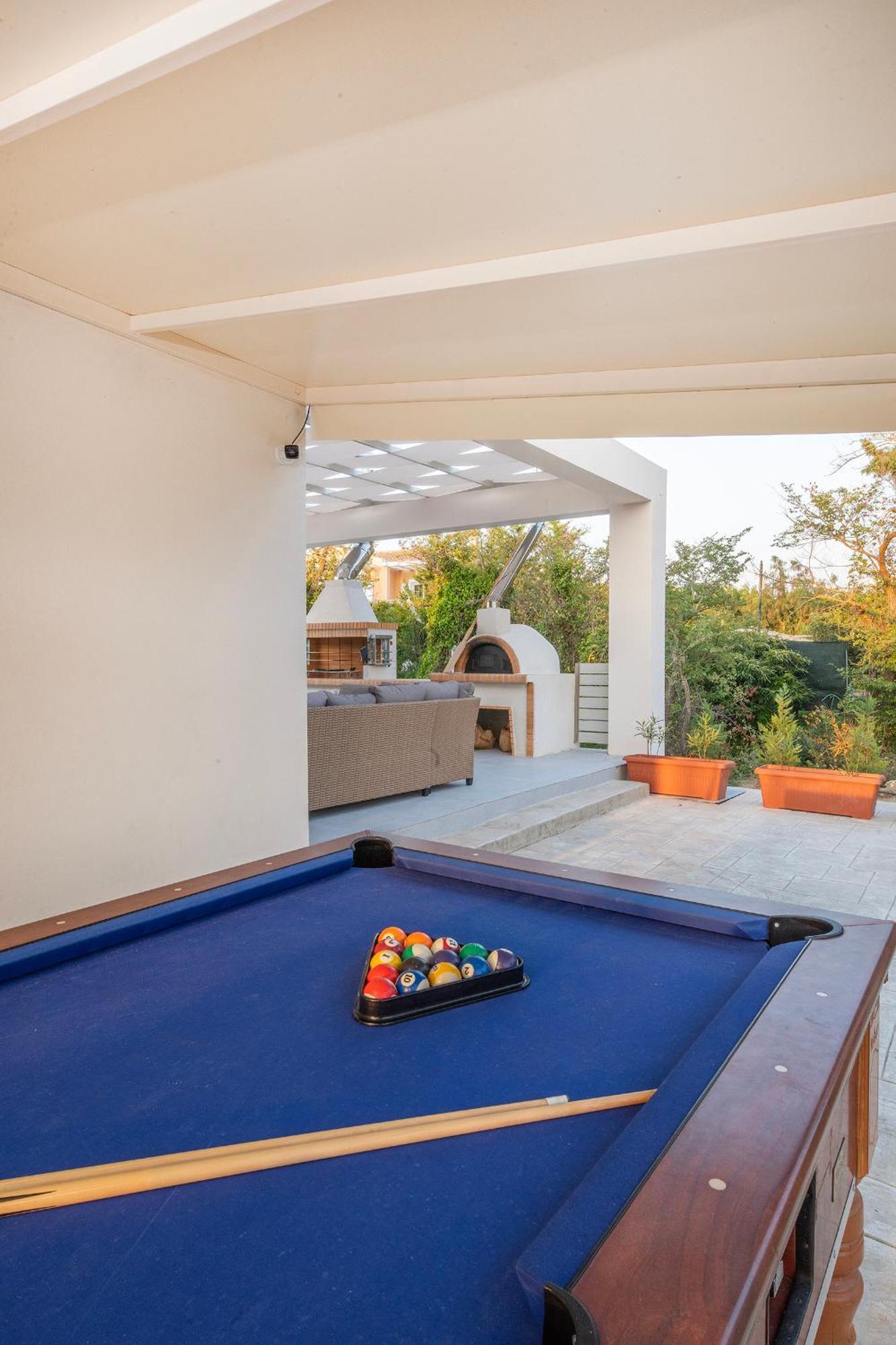 Villa Ami, Roda, Corfu: 10 Guests, Heated Pool, Private Mini Golf, Pool Table & More!! Экстерьер фото