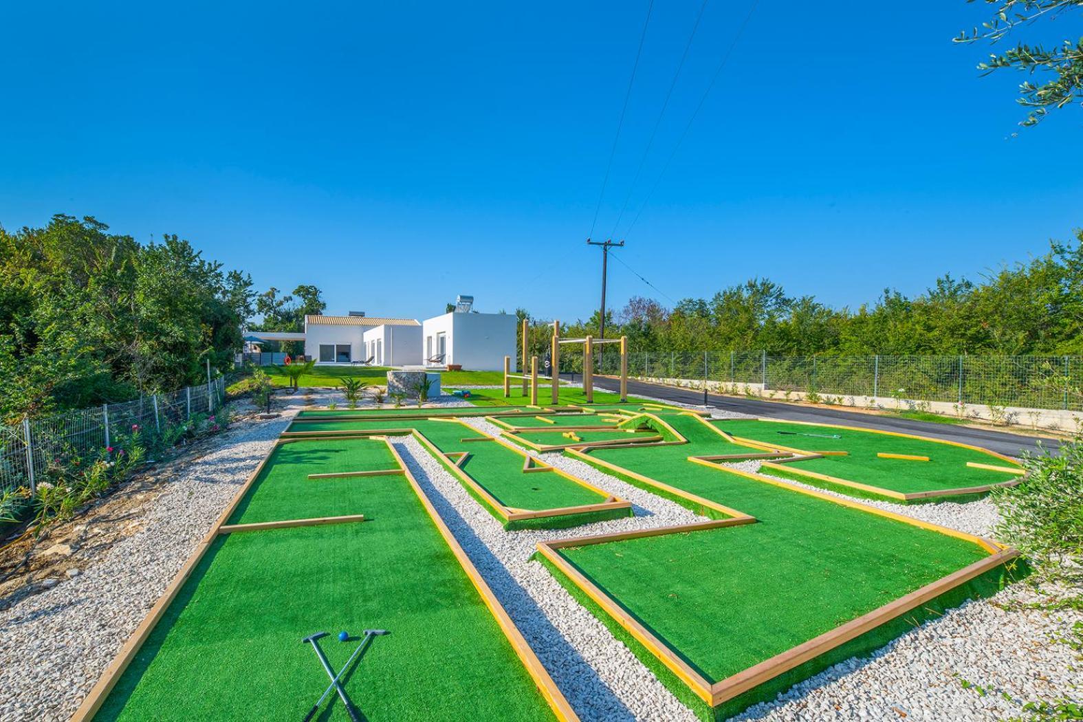 Villa Ami, Roda, Corfu: 10 Guests, Heated Pool, Private Mini Golf, Pool Table & More!! Экстерьер фото